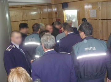 Bilanţ: Peste 230 de angajaţi MAI, trimişi în judecată pentru corupţie